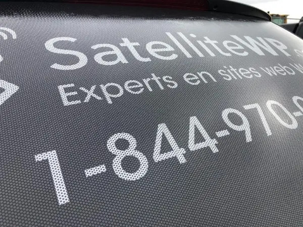 Publicité SatelliteWP sur véhicule