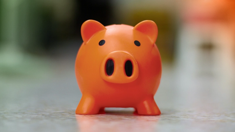 Tirelire orange en forme de cochon